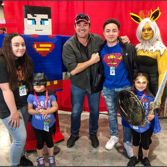 Full Time #PoshBoss & lover of #Reselling ! - Picture 2 of 8